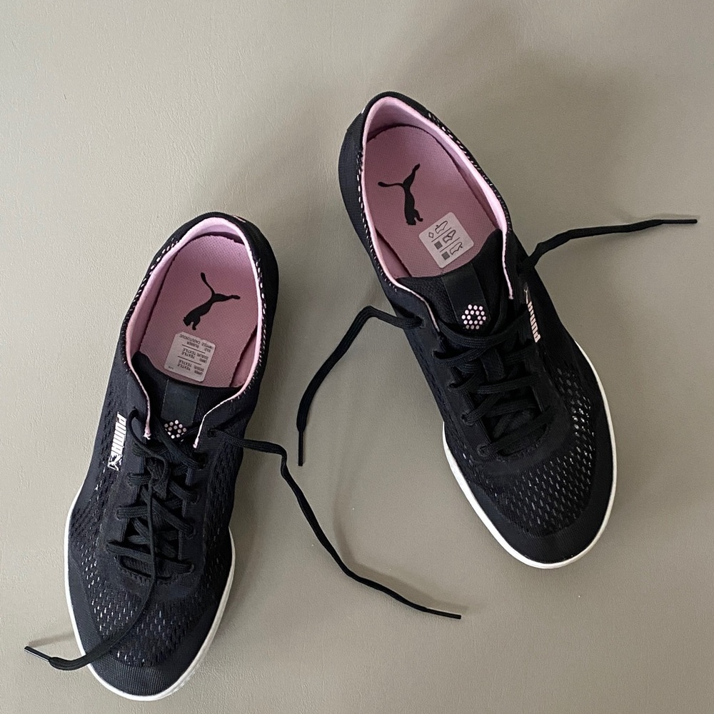 Puma Women's Black and Pink Mesh Golf Shoes
